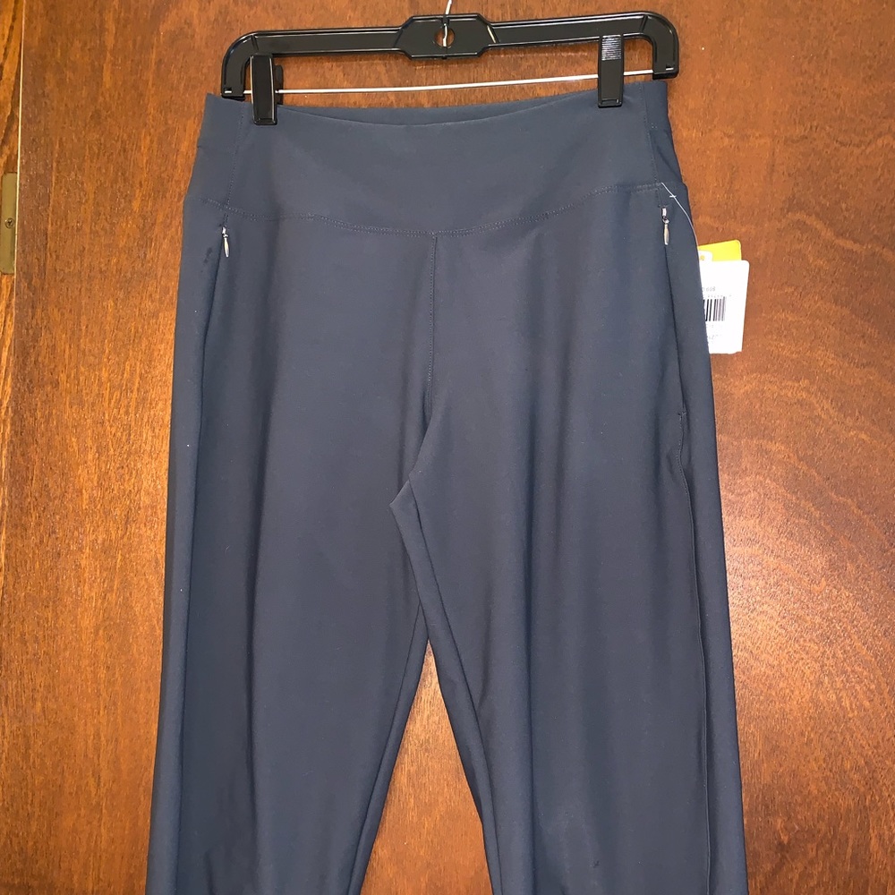 NWT Lucy Capri pants